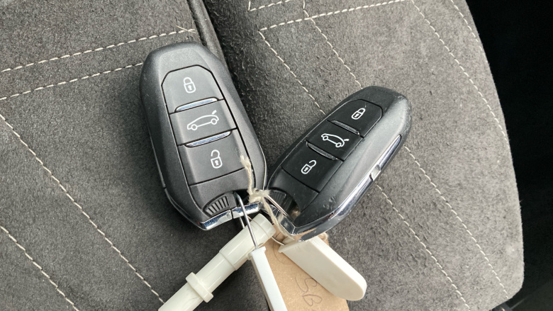 Vauxhall Grandland 1.5 Turbo D Ultimate 5dr Auto Diesel Hatchback